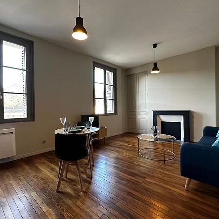 Le Magistral Beautiful One-Bedroom Apartment In The Historic Heart Of Tours Bagian luar foto