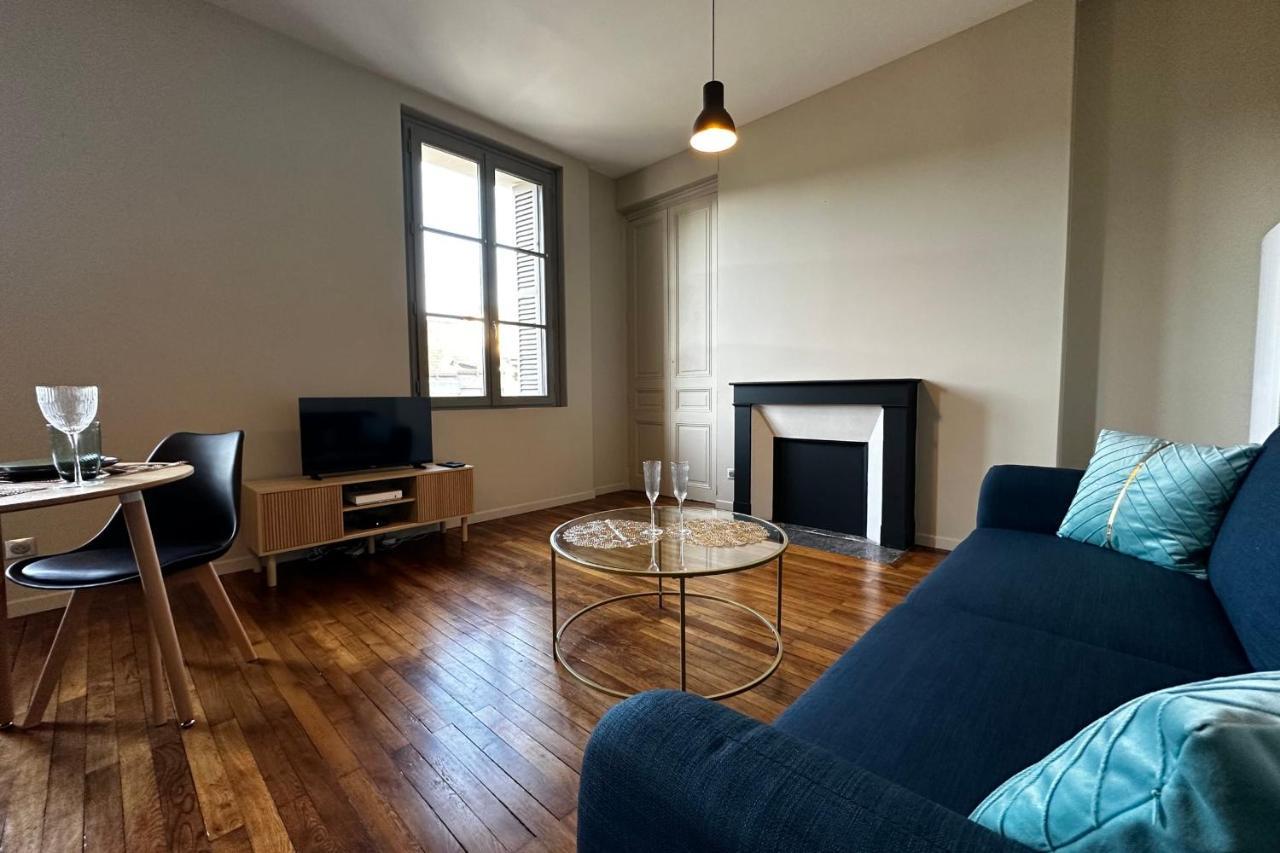 Le Magistral Beautiful One-Bedroom Apartment In The Historic Heart Of Tours Bagian luar foto