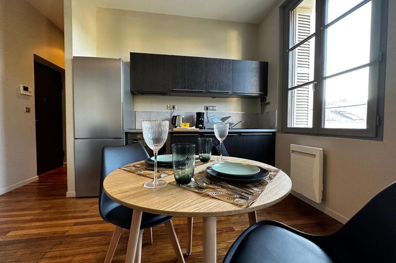 Le Magistral Beautiful One-Bedroom Apartment In The Historic Heart Of Tours Bagian luar foto
