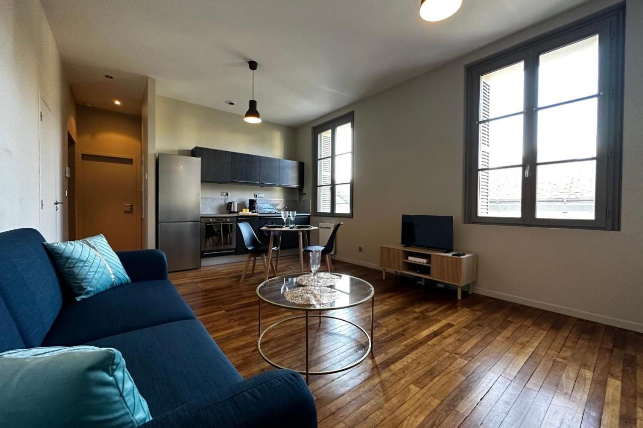 Le Magistral Beautiful One-Bedroom Apartment In The Historic Heart Of Tours Bagian luar foto