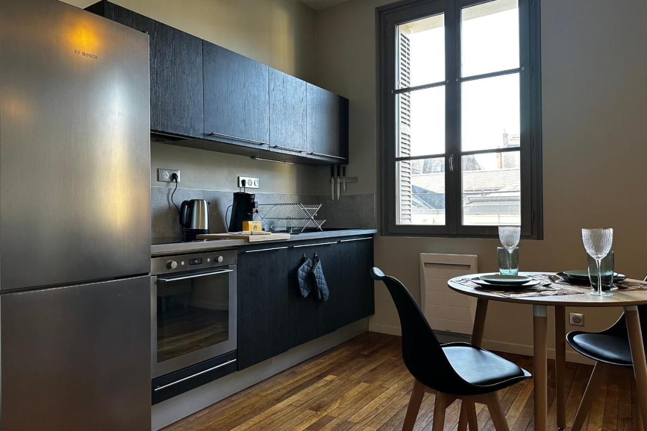 Le Magistral Beautiful One-Bedroom Apartment In The Historic Heart Of Tours Bagian luar foto