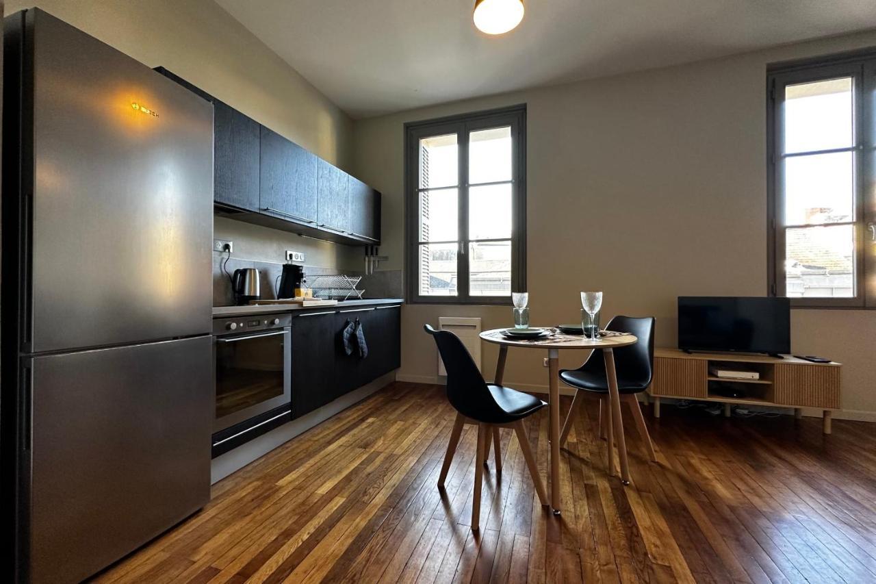 Le Magistral Beautiful One-Bedroom Apartment In The Historic Heart Of Tours Bagian luar foto